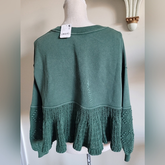 Free People Sweatshirt. Oversized - Picture 6 of 6